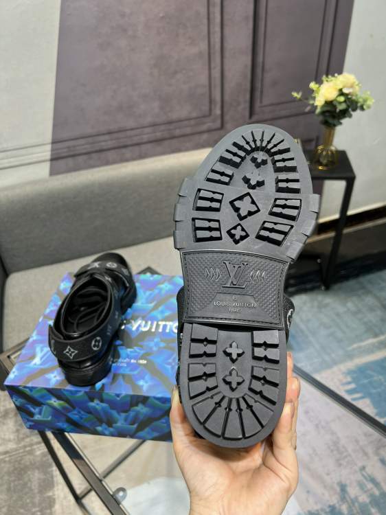 Picture of Louis Vuitton Shoes _SKULVsz38-45hnh120116067